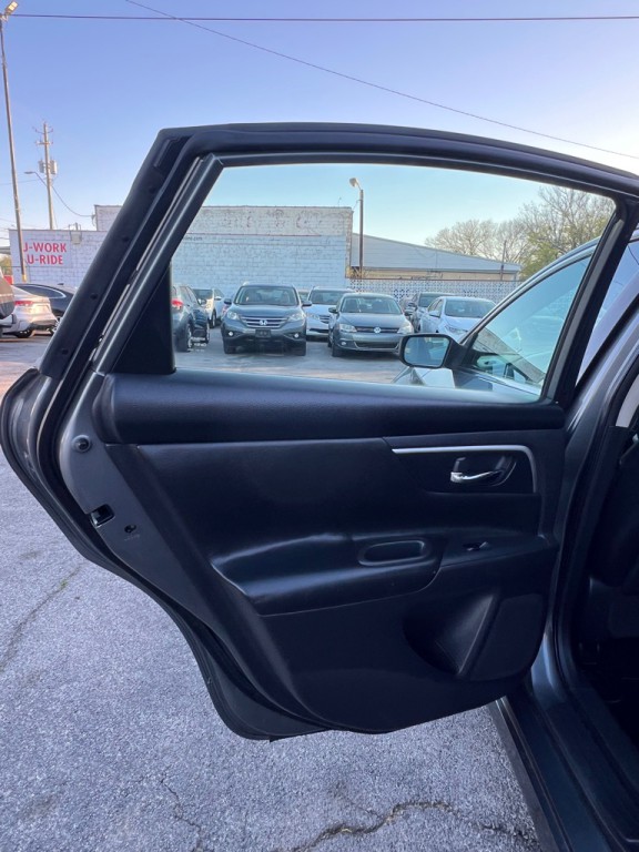 2018 Nissan Altima Image 11