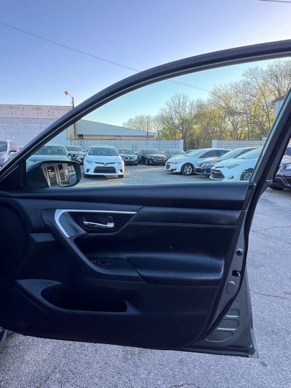 2018 Nissan Altima Image 15