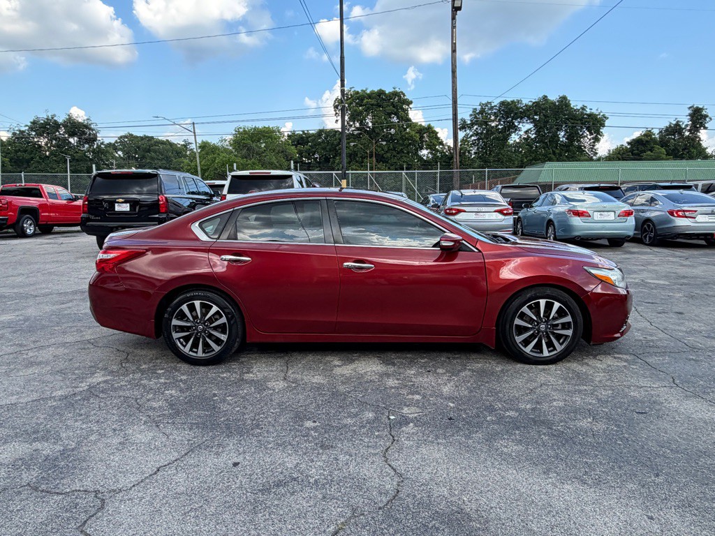 2016 Nissan Altima Image 6