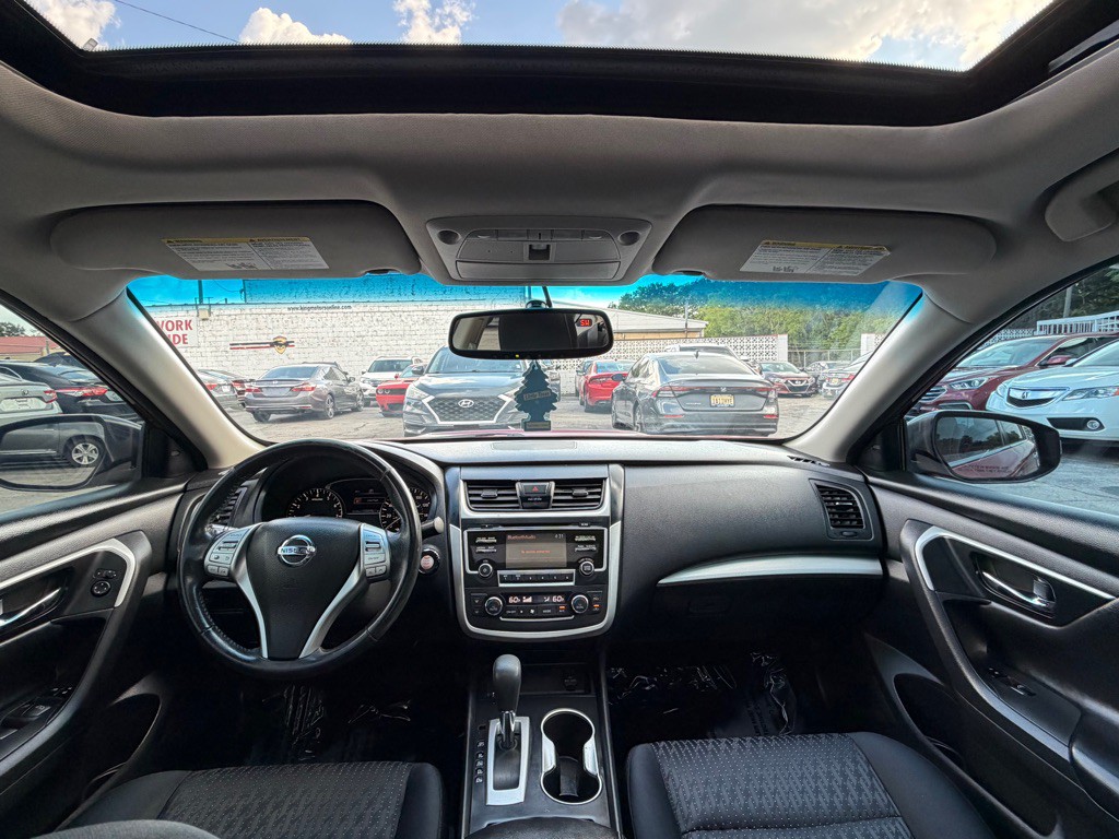 2016 Nissan Altima Image 9