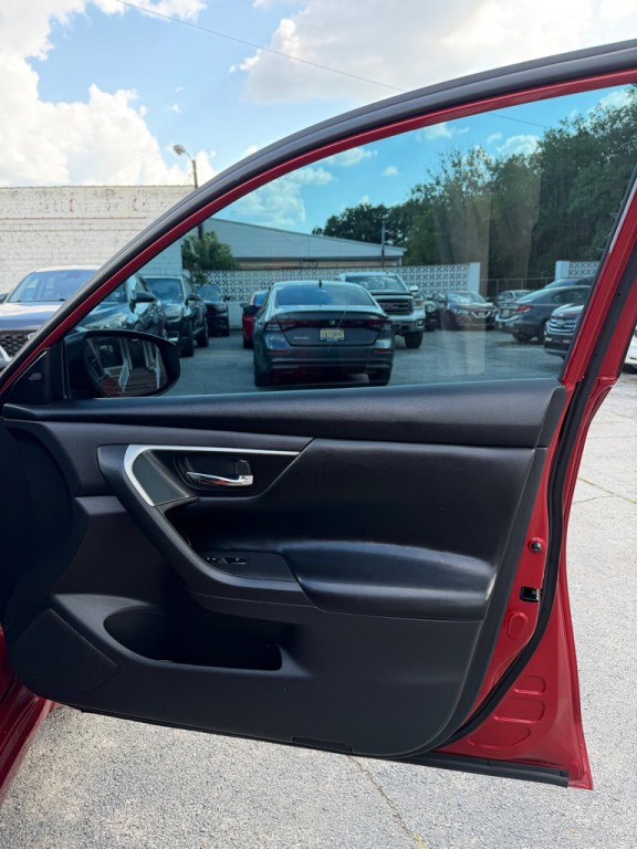 2016 Nissan Altima Image 18
