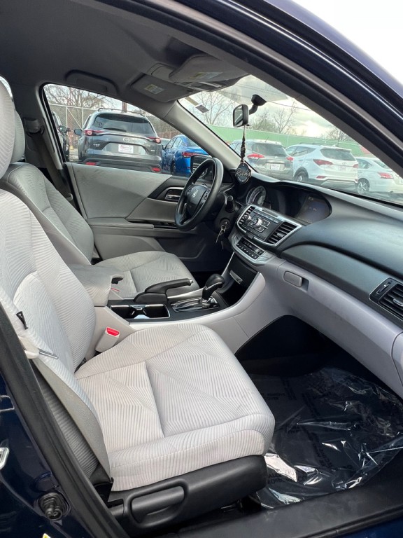 2015 Honda Accord Image 16