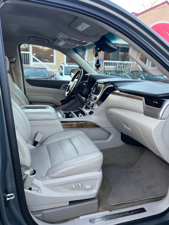 2017 GMC Yukon Image 16