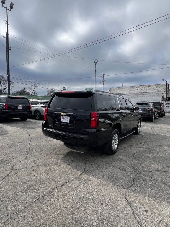 2016 Chevrolet Suburban Image 6