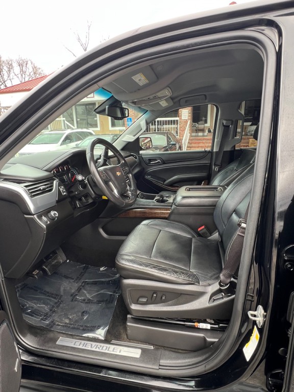 2016 Chevrolet Suburban Image 11