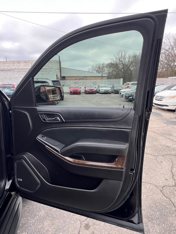 2016 Chevrolet Suburban Image 16