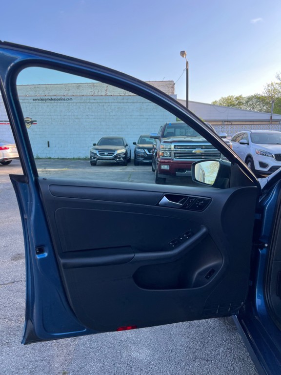 2016 Volkswagen Jetta Image 9