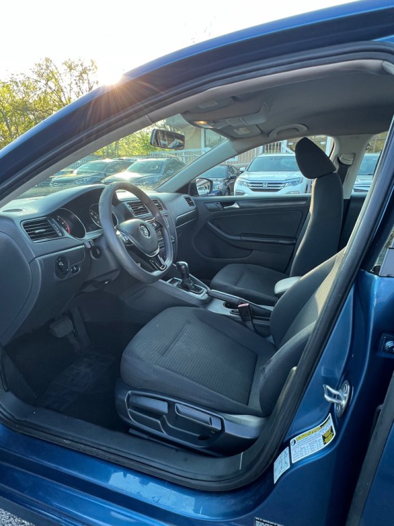 2016 Volkswagen Jetta Image 10