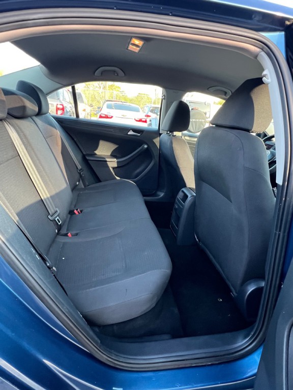 2016 Volkswagen Jetta Image 14