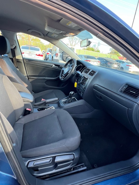 2016 Volkswagen Jetta Image 16