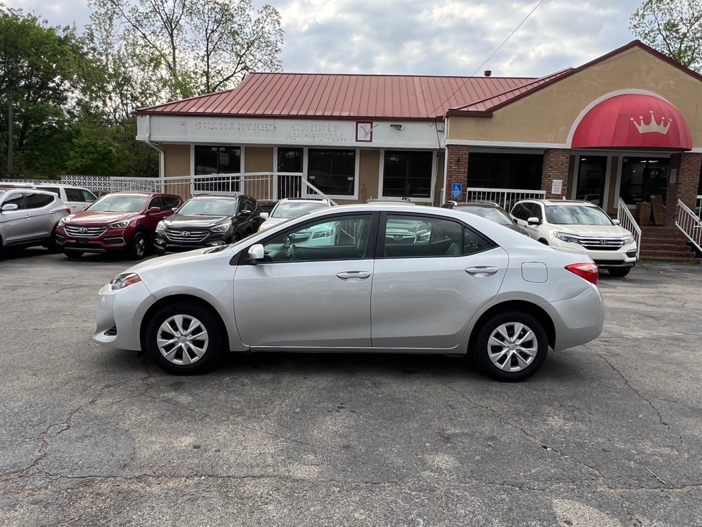 2018 Toyota Corolla Image 2