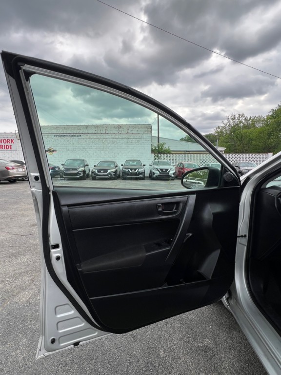 2018 Toyota Corolla Image 9