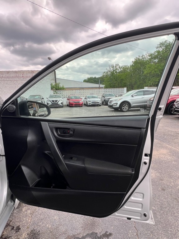 2018 Toyota Corolla Image 15