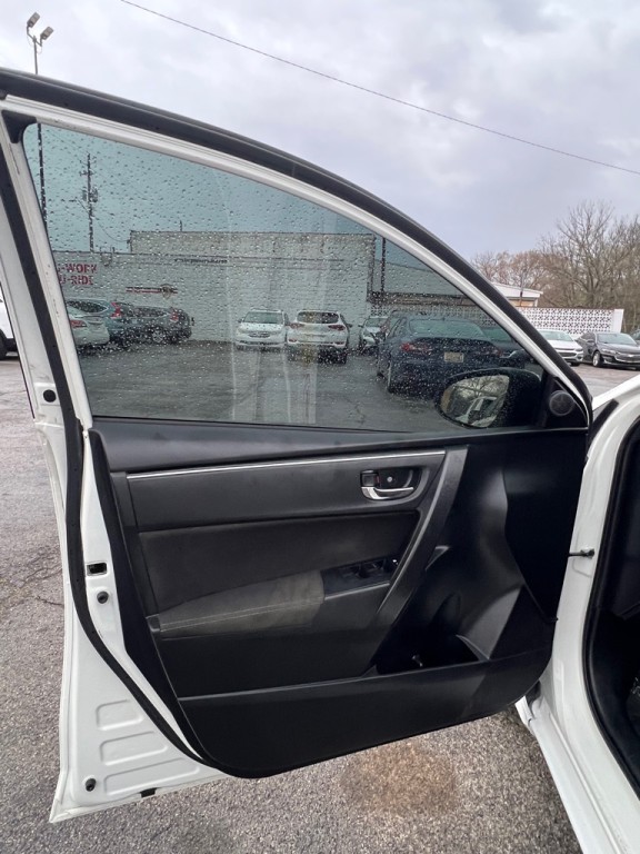 2019 Toyota Corolla Image 9