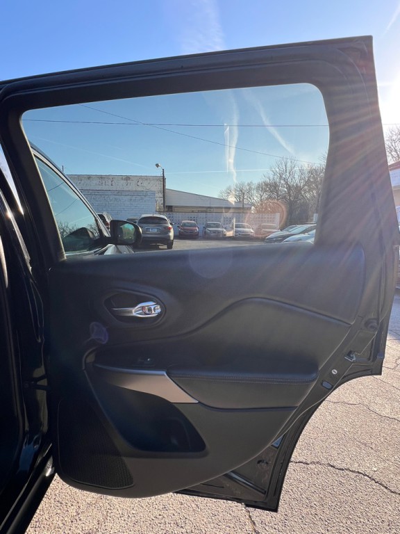 2019 Jeep Cherokee Image 13