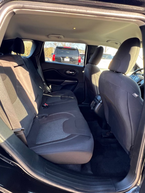 2019 Jeep Cherokee Image 14