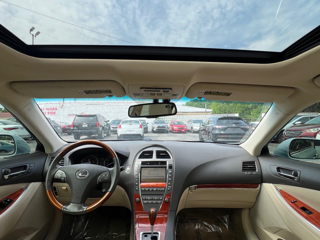 2010 Lexus ES Image 17