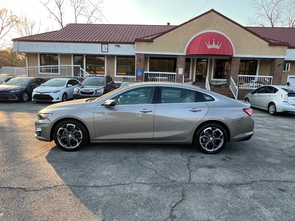2022 Chevrolet Malibu Image 2