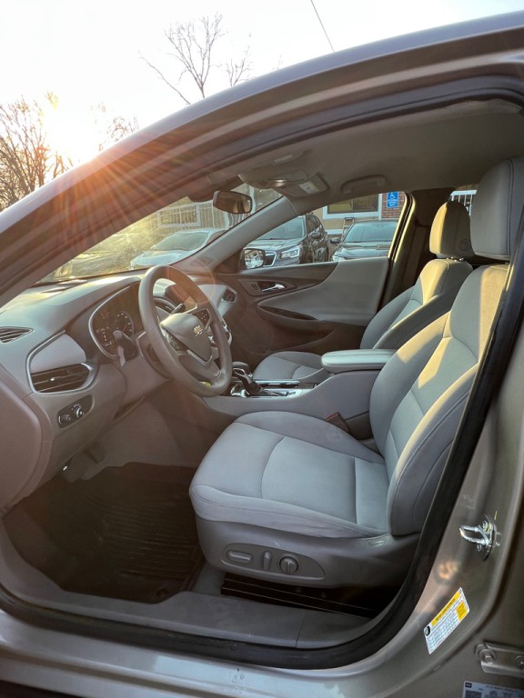 2022 Chevrolet Malibu Image 10