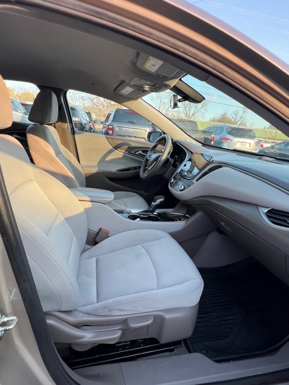 2022 Chevrolet Malibu Image 16