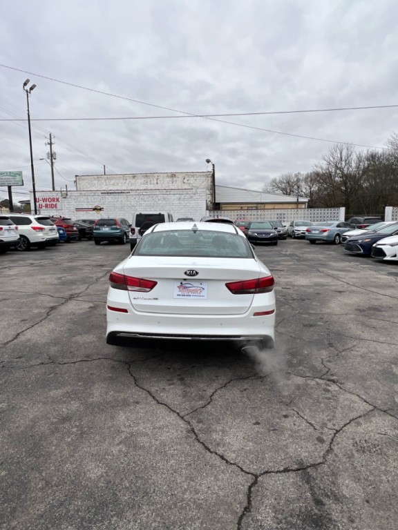 2020 Kia Optima Image 4