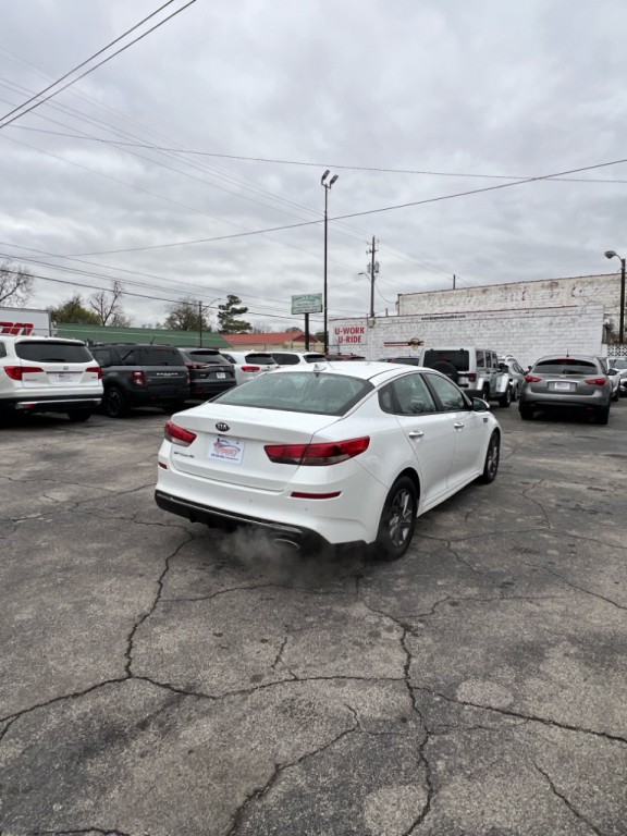 2020 Kia Optima Image 5