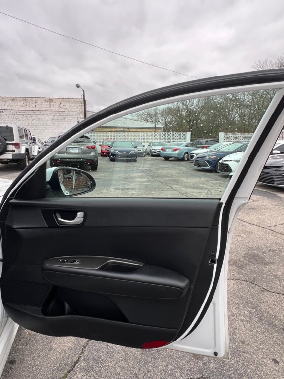 2020 Kia Optima Image 15