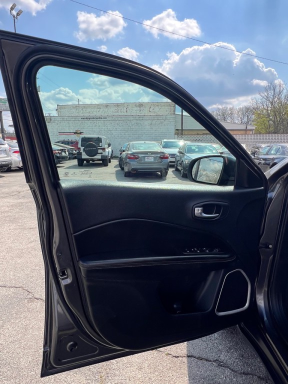 2018 Jeep Compass Image 9