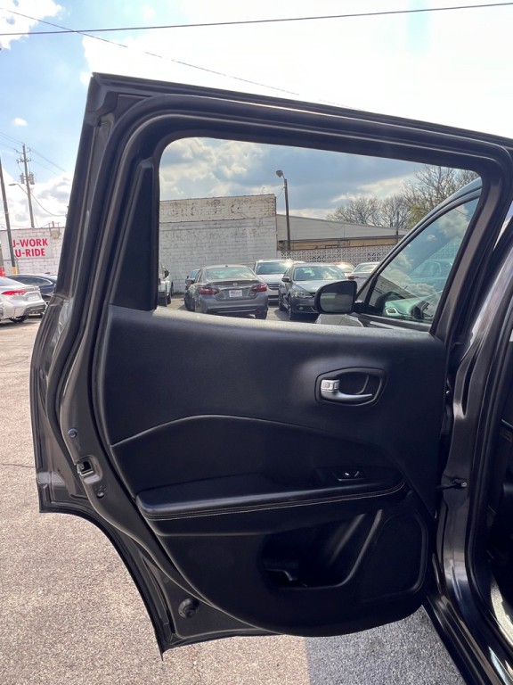 2018 Jeep Compass Image 11