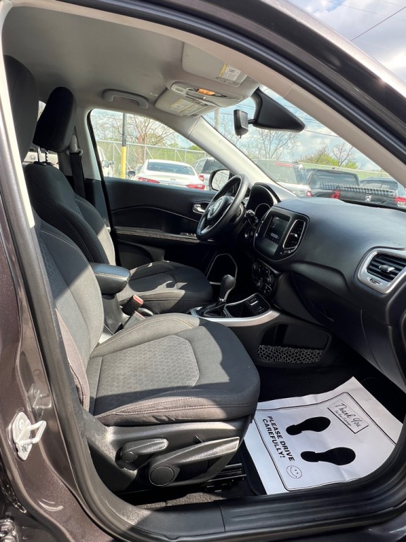 2018 Jeep Compass Image 16