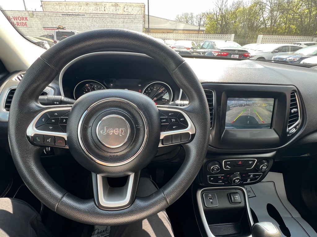 2018 Jeep Compass Image 18