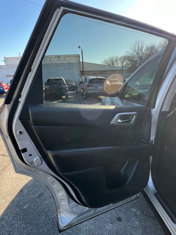 2013 Nissan Pathfinder Image 11