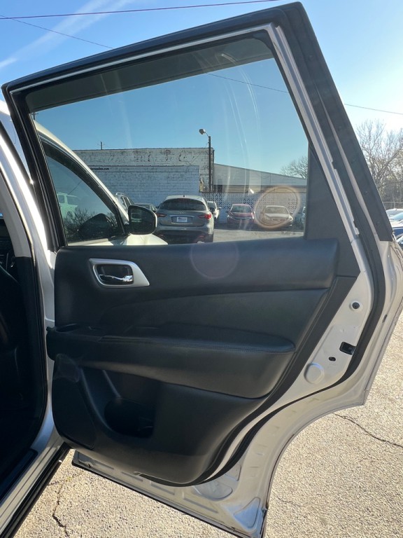 2013 Nissan Pathfinder Image 13