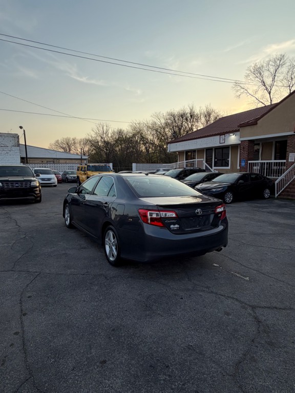 2012 Toyota Camry Image 3
