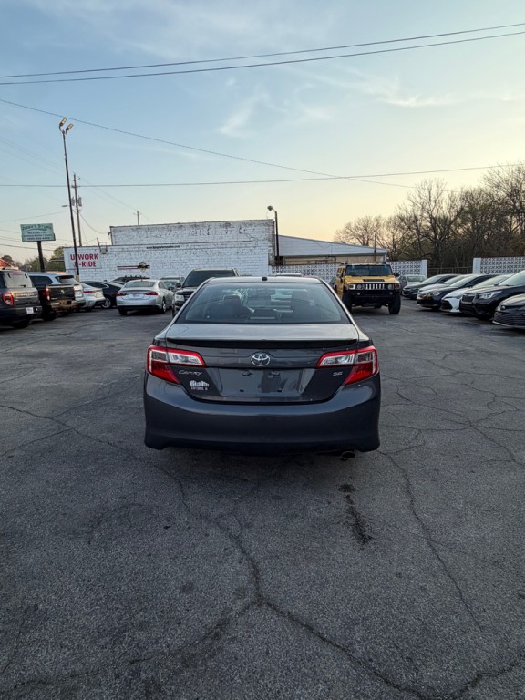 2012 Toyota Camry Image 4