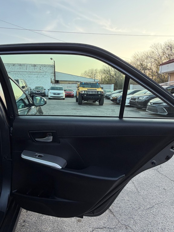 2012 Toyota Camry Image 12