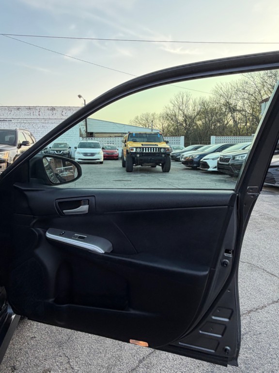 2012 Toyota Camry Image 14