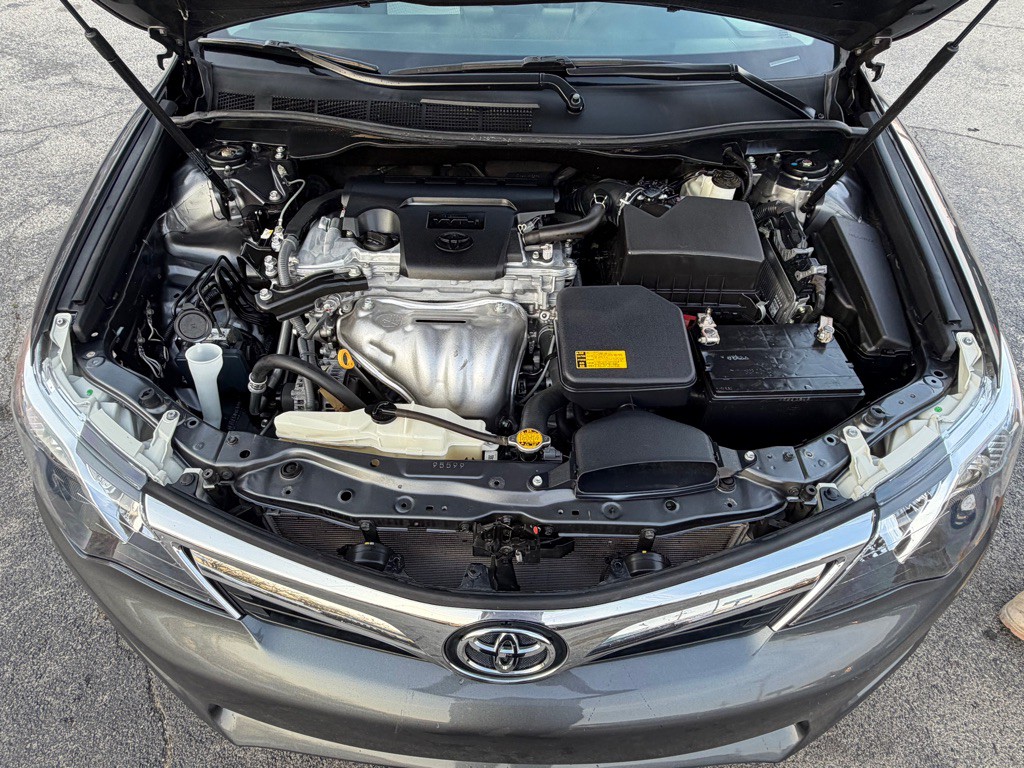 2012 Toyota Camry Image 19