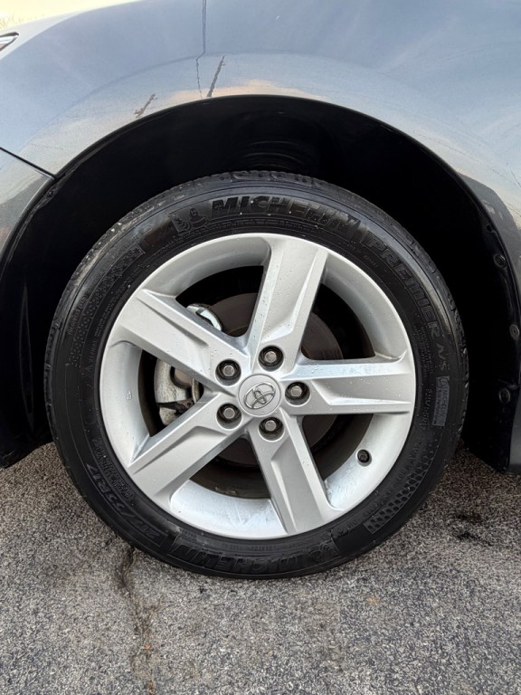 2012 Toyota Camry Image 20