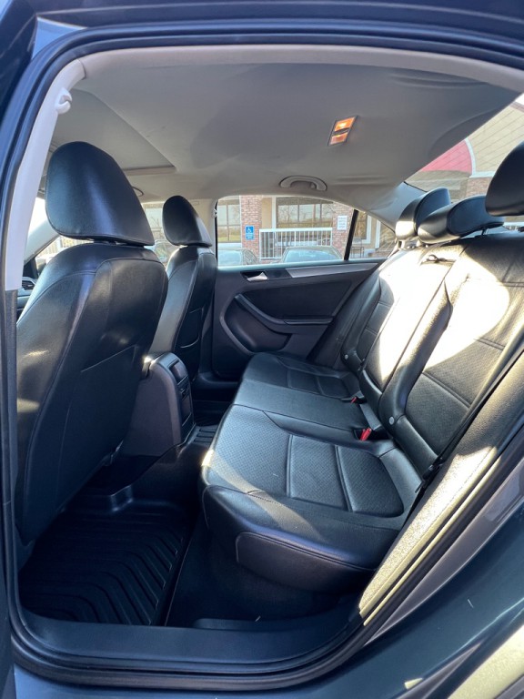 2014 Volkswagen Jetta Image 12