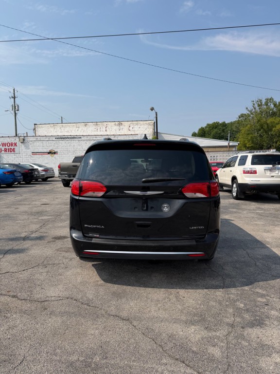 2020 Chrysler Pacifica Image 4