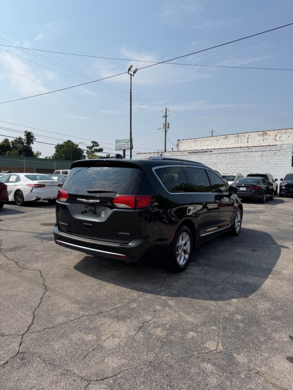 2020 Chrysler Pacifica Image 5