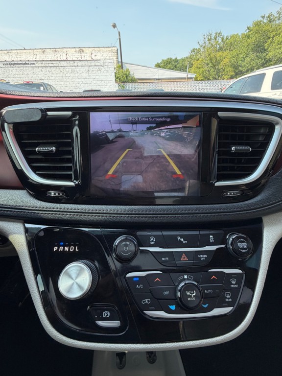 2020 Chrysler Pacifica Image 12