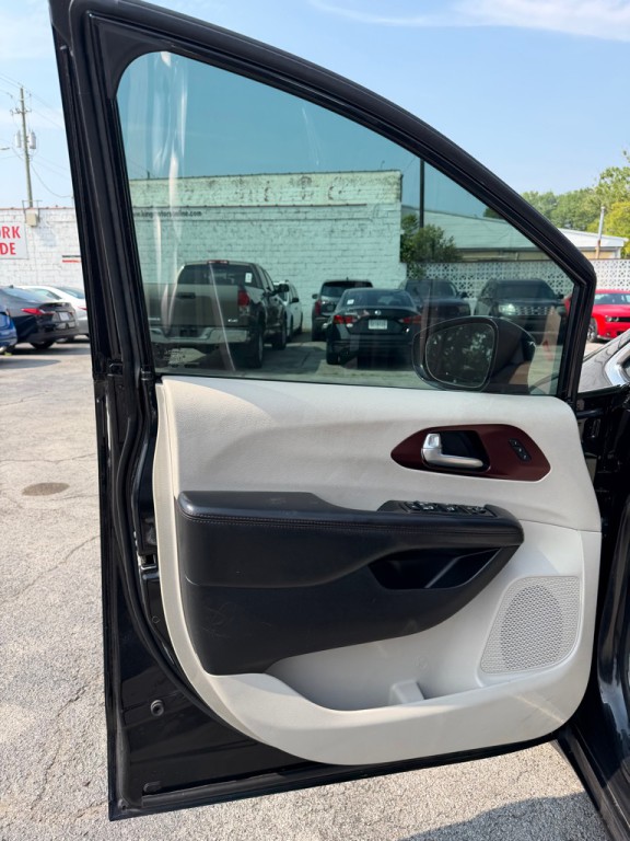 2020 Chrysler Pacifica Image 15