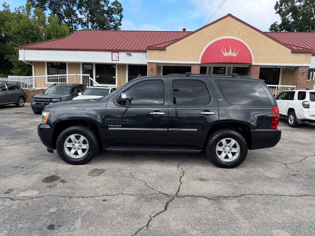 2013 Chevrolet Tahoe Image 2