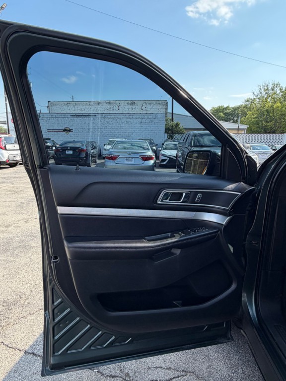 2016 Ford Explorer Image 12