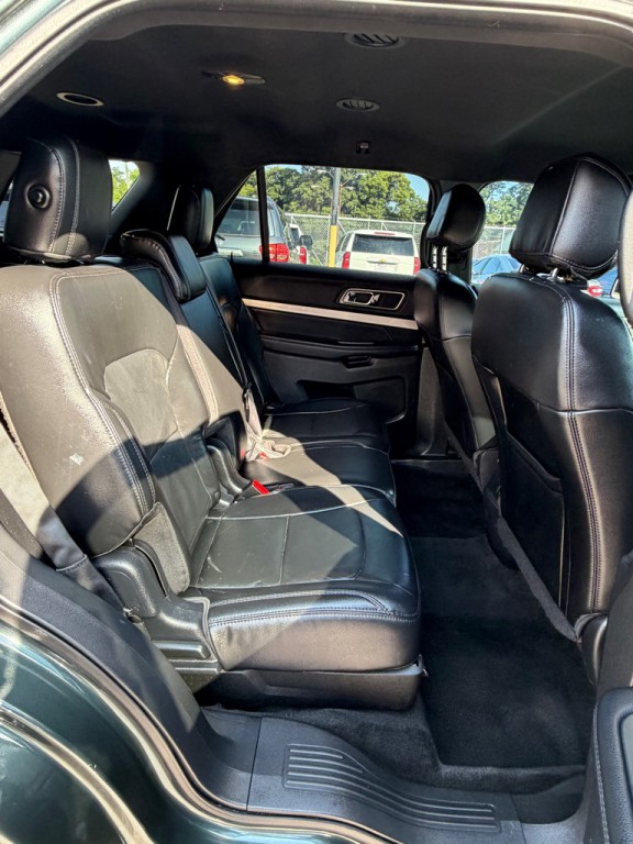 2016 Ford Explorer Image 17