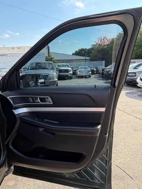 2016 Ford Explorer Image 18