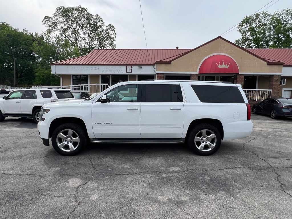 2015 Chevrolet Suburban Image 2