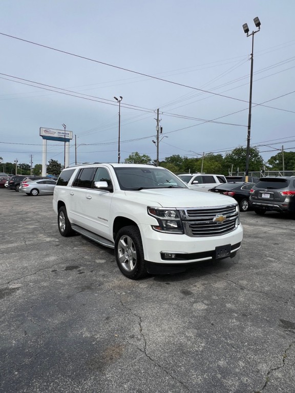2015 Chevrolet Suburban Image 7